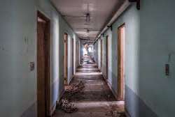 Under the care of a surgeon named John White, the hospital cared for many sick convicts. During the bubonic plague, many failed to recover and accept 